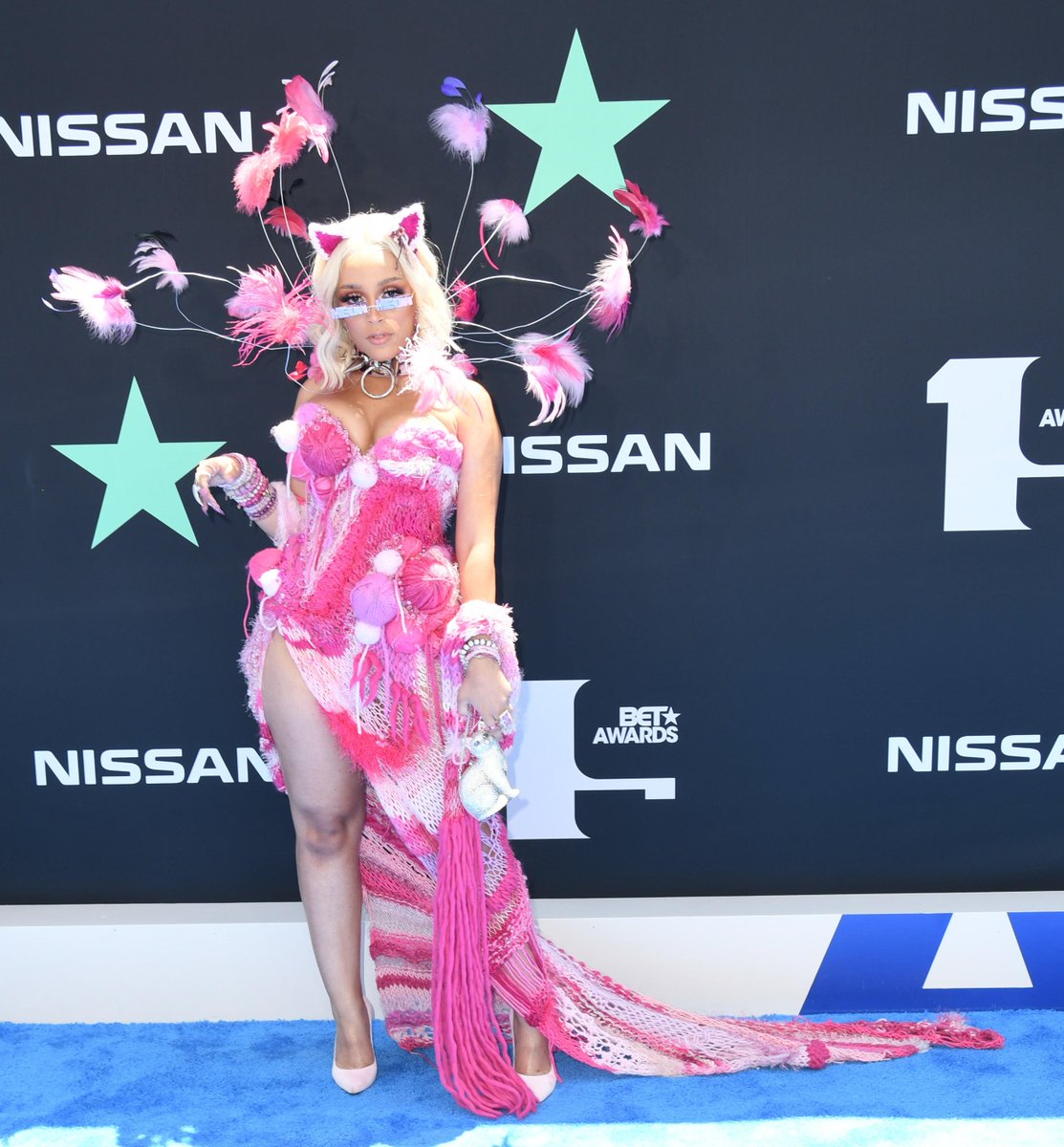 offkeymag's tweet image. Our Resident Dj &amp;amp; Musicologist @djnickflash breaks down @DojaCat new album Hot Pink track for track. Click to see all Doja's latest videos too!

offkeymag.com/index.php/2019…