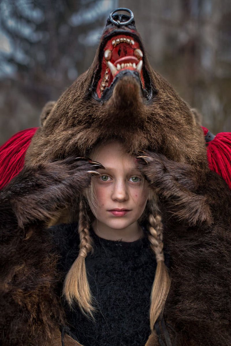 #BuenasNoches Algunas de las imágenes ganadoras del premio del mes de octubre del portal de fotografía "The Independent Photographer" bajo la temática 'People'.⁠

⁠📸 Angelika Kollin
📸 Anoush Abrar
📸 Hugo Santarem Rodrigues ⁠
⁠📸 Mauro De Bettio
