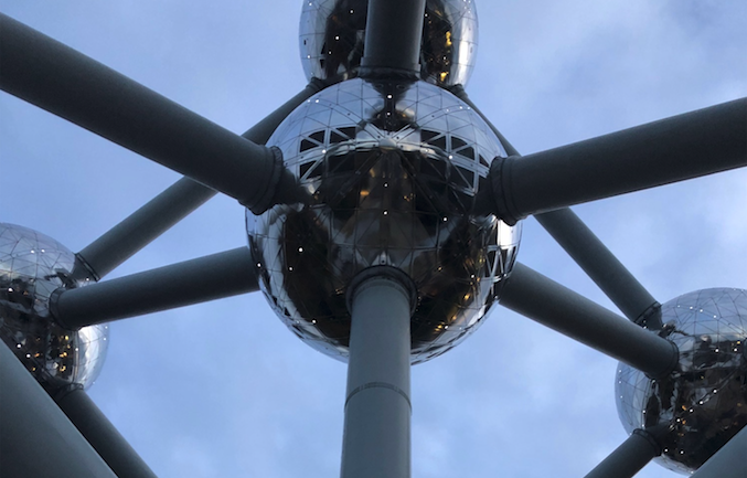 In het Atomium van Brussel maken we ons klaar voor het tweede Wolters Kluwer Expert Community Event. Thema: “Let’s create impact that matters most”. We rekenen op <a href="/ovandu/">Olivier Van Duüren</a> en @miekedk om de laatste misvattingen over technologie en AI uit de wereld te helpen. #wkexpert