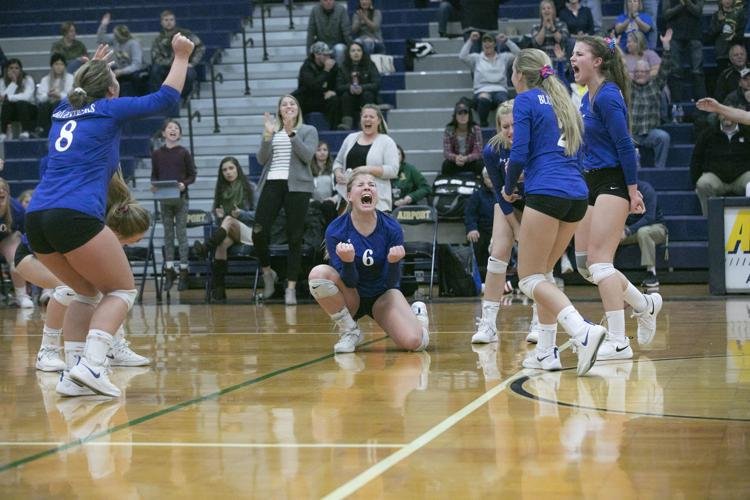 HUGE shoutout to our AWESOME fans last night! Let's make tomorrow night the BIGGEST CROWD for the Regional Final. Play starts at 7 pm at Airport against Dearborn Divine Child! #gobluestreaks #weloveourfans