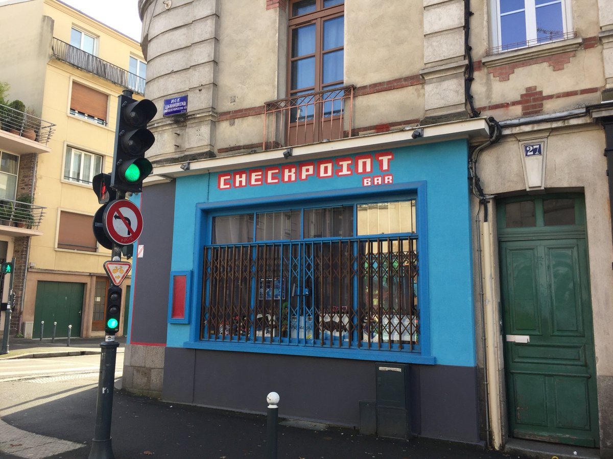 LeBalPirate's tweet photo. 4 ans, 4 lieux, 4 ambiances ! On vous dévoile les bars de la rue Legraverend qui nous accueillent #lebalpirate44 #Rennes : Au coin des mondes, le Checkpoint, Le Delta et La fée verte https://t.co/VdmcDtFIfG