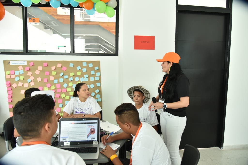 hernanfuentes's tweet photo. En #Barranquilla participamos en el #BootcampSENA de Emprendimiento, junto talentos aprendices de @senacomunica, como la antesala #VenturesSummit2019 #ImpactRevolution en el que estaremos junto a nuestro dir. @EstradaCarlosM Es tiempo de creer, de crear y de crecer. https://t.co/bSyt290Bo4