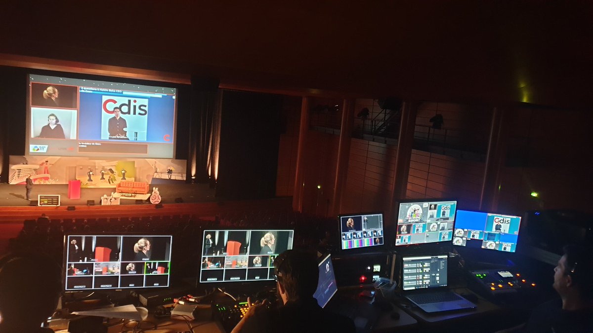 Avez-vous beaucoup d'écrans sur votre bureau ? Niveau : <a href="/webcastors/">webcastors</a> #BlendWebMix