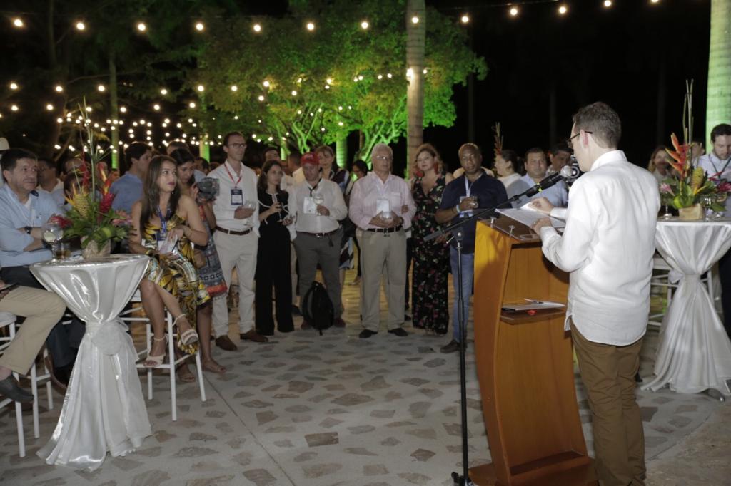 UKinColombia's tweet photo. #UKFundsInCol | Durante la recepción, nuestro embajador @Colin_M_R habló del trabajo de los fondos del Reino Unido en Colombia, donde presentó los programas de #ICFCol, #UKColProsperityFund, #CSSFCol, #FondoNewtonCaldas, Derechos Humanos y #CheveningCol. https://t.co/ESAn0IW6Ii