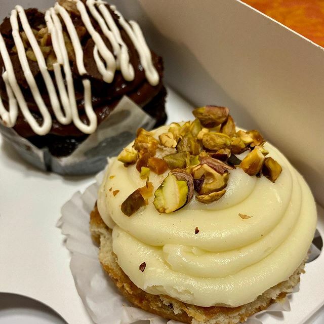 rolysanchez's tweet photo. Cupcakes @ladivinata 
#foodiexology #instafood #cupcakes https://t.co/HtMpGlSluY https://t.co/rNkh3DDZCw