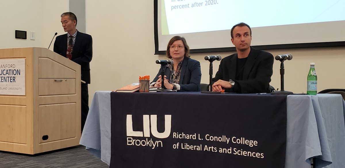 globalbuck's tweet photo. @jlrauch providing a needed perspective on media. Fast news vs. Slow news. We have both and must seek accuracy and quality in media... beware of ”churn-alism” and 'McNews”@LIUBrooklyn @LIUSPS @LIUPost #SlowMedia https://t.co/PFpa9hBNjW