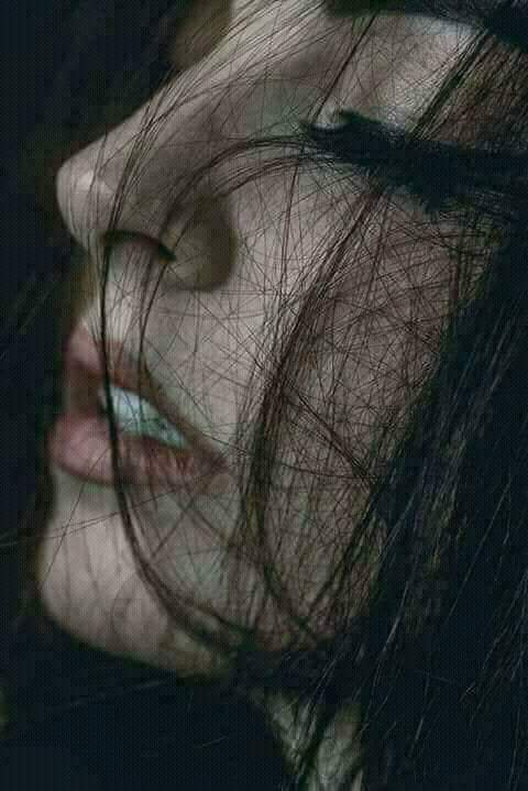 لا أكتب كيّ أثير إعجاب أحد
 و لا لكيّ أعطي صورة  جميلة عني 
 فأنا أكتب لنفسي المليئة بالأفكار 
واعبر عن خلجات نفسي في اي مجال