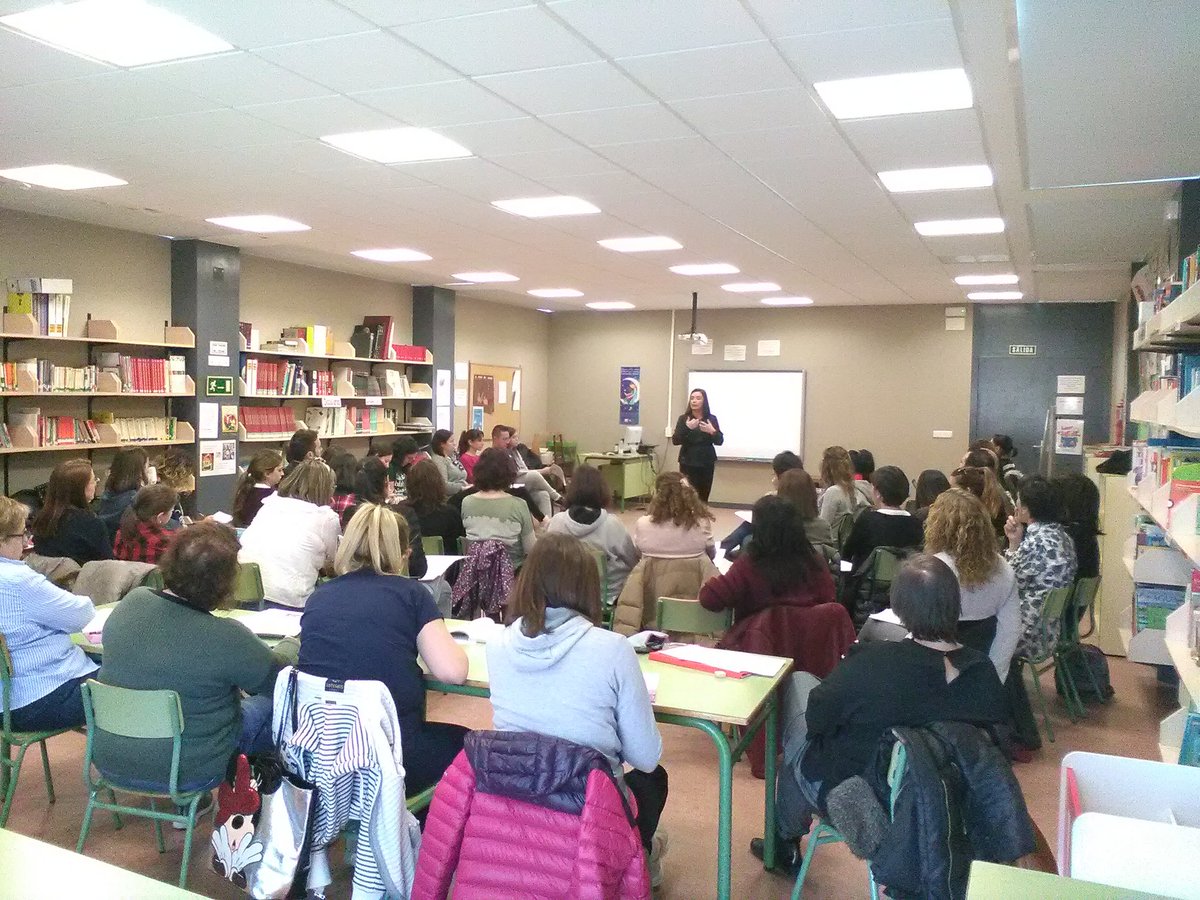 lenguae_CFIEVA's tweet image. Los patrones motores básicos facilitan o condicionan nuestro desarrollo, igual que hace nuestra lateralidad.Neuroeducación con @soniperezvara @kiddo_brain @camposgoticos @CRA_BECILLA @CeipMayorga @CEIPVILLALON @iescamposytrzs #CentroSanVicentedePaúl @cfievalladolid #FormaciónCyL