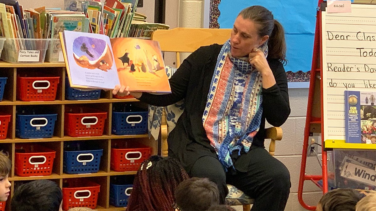 BookwormCentral's tweet photo. It's #NationalYoungReadersDay! To celebrate, we are reading to students at Bristow Run Elementary School. It's an honor to serve as one of the coordinators of this annual event to spread the joys and benefits of reading!

#BookwormCentral #reading #childrensbooks #readingtime https://t.co/ZuB7aD6rh7