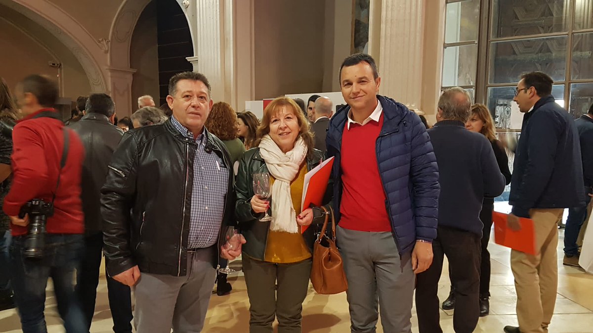 UnioLlauradora's tweet photo. Una representación de @UnioLlauradors ha participado en el IV #ForoBobal que hoy ha celebrado la @DOUtielRequena en #Requena Apoyamos al producto 🍇 y a los 👨‍🌾👩‍🌾 y a una DO que defienda nuestra calidad y la promocione
#LaUnióSomosFuturo https://t.co/lVkZqryIJa