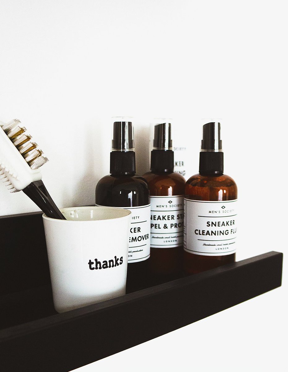 INDISPENSABLE // Autant que la paire de sneakers blanche de votre dressing.
>laboxhomme.com #laboxhomme