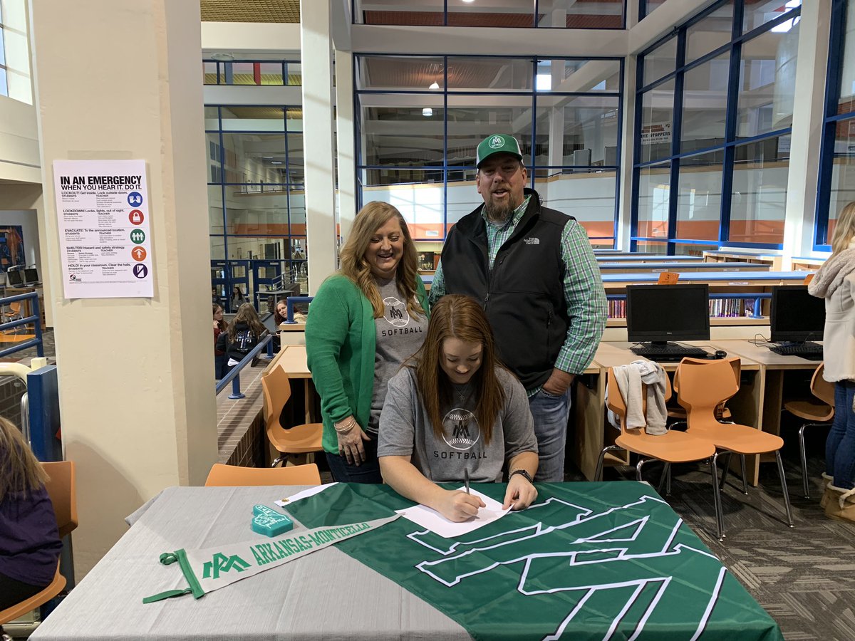 EI18UGold's tweet photo. Congrats to @kamcoker & her Family!! She signed her #NLI to play softball next year at @UAMSoftball! She is officially a #CottonBlossom & we couldn’t be more proud of her! We can’t wait to see her play for @Coach_Lem_UAM! #FutureBlossom #Eination #HardWorkPaysOff https://t.co/gFoim5nzld
