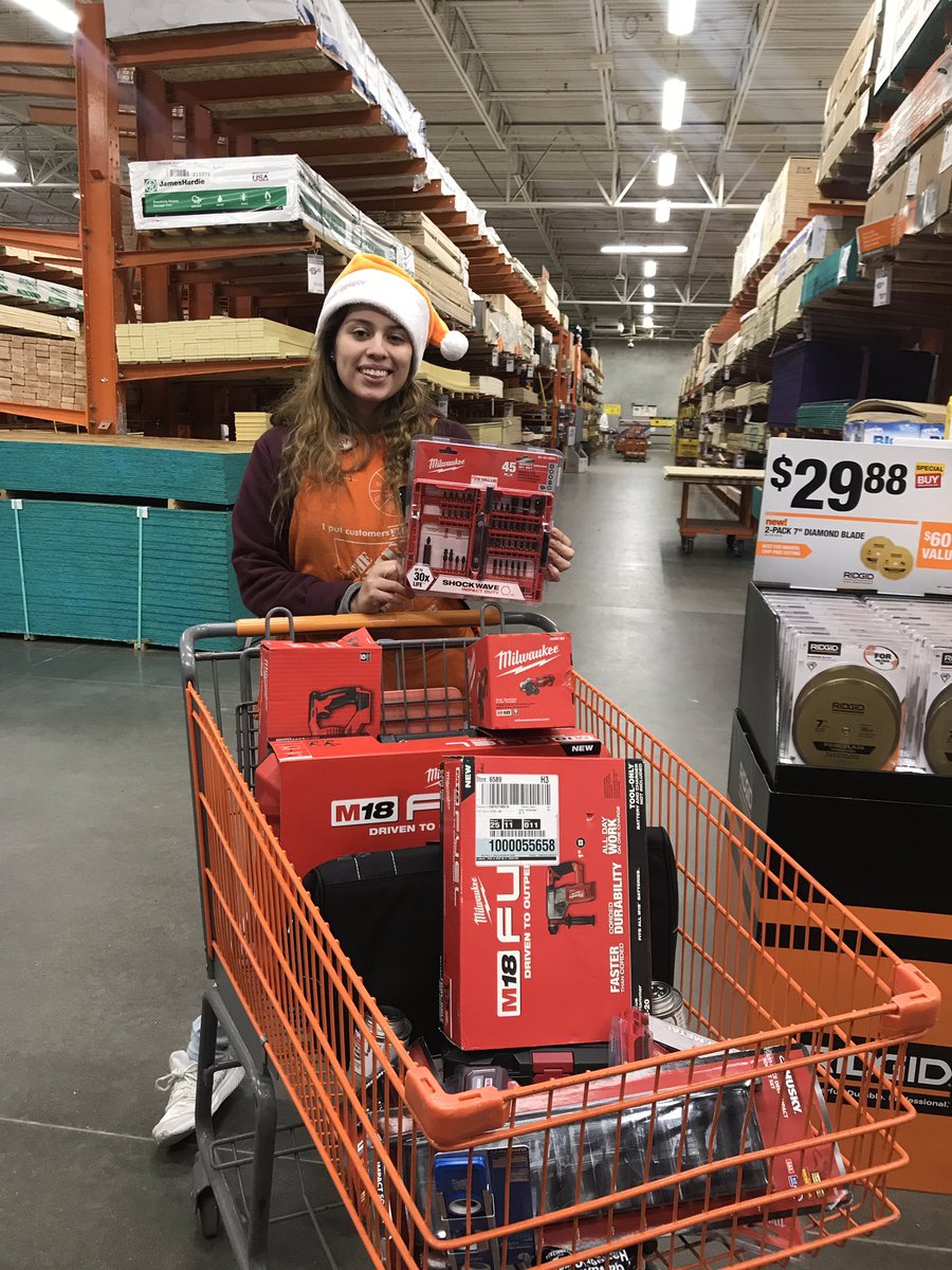 torismithHD's tweet image. Not on her watch! Way to go Jessie😄 #recovery #homedepot