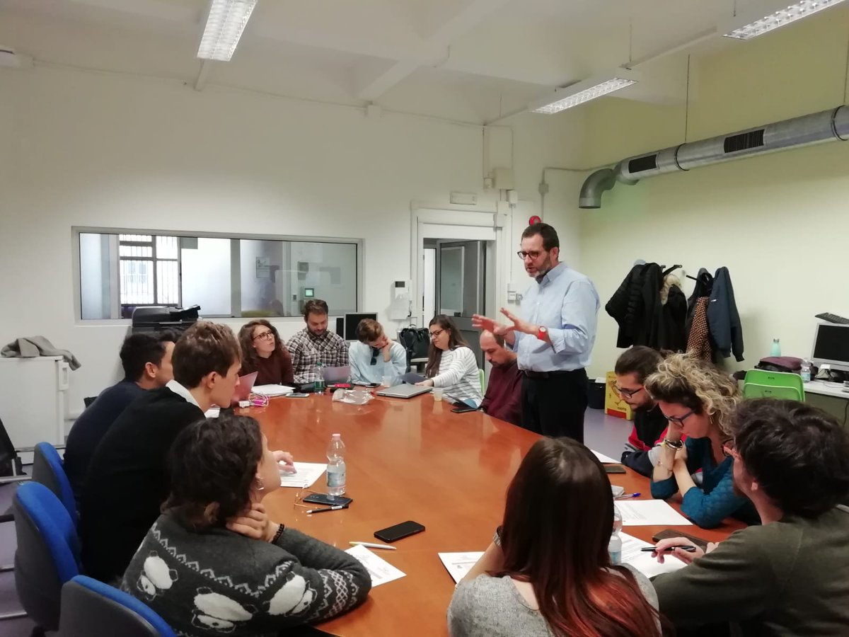 CittaMetroTO's tweet photo. #13Novembre #Resba @InterregALCOTRA
seconda giornata di lezione di @CittaMetroTO
agli studenti del master di giornalismo @FuturaTorino su #protezionecivile #resilienza #prevenzione Oggi con @QueSiTe tutti impegnati nel #giocodiruolo
@Cepernich @annamasera @ProCivPiemonte https://t.co/9E9HSI2Mrg