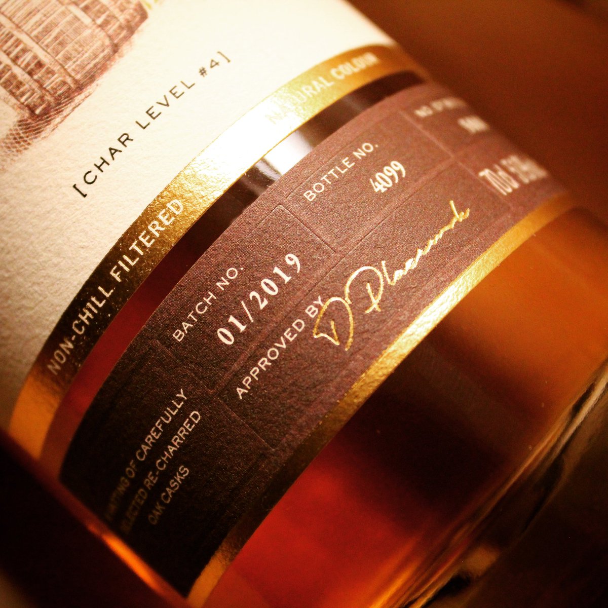 WhiskyShared's tweet photo. Bimber Small Batch Re-charred Oak. There's still time to order one directly from @BimberLondon or @WhiskyExchange. If you're wondering what it tastes like, check out my video review. https://t.co/7kYNsGYJOl

#whiskyshared #bimberdistillery #bimber #smallbatchwhisky #singlemalt https://t.co/Vz4LOUBM0T