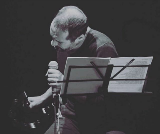 Domani sera, alle 21

La Vita é una Beffa
di e con @undanieleparisi

One man show. 
Spettacolo punk per pubblico mezzo addormentato.

Cibo, amore, malattia ed esistenzialismo.
Monologhi scritti sul pubblico, intrecci d’amore disperati, canzonette oscene e malinconiche. 
#dan…