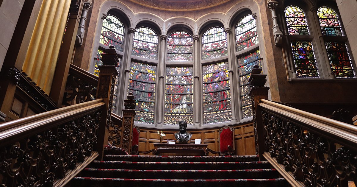 skibo_castle's tweet photo. The stained glass window in Skibo Castle's Great Hall was commissioned by Andrew Carnegie in the early 1900s. #stainedglass #andrewcarnegie #castleinterior https://t.co/DbtccfDM1X