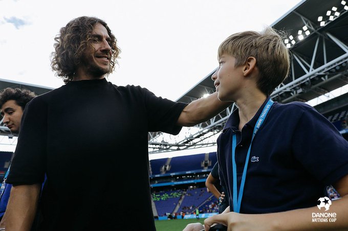 It was such a special moment for the players to be able to meet @Carles5puyol, #DNC2019 World Final ambassador, at the RCDE Stadium in Barcelona. A great role model for our young athletes! #PlayFootballChangeTheGame #Danone #OnePlanetOneHealth https://t.co/BImZtZu4tF