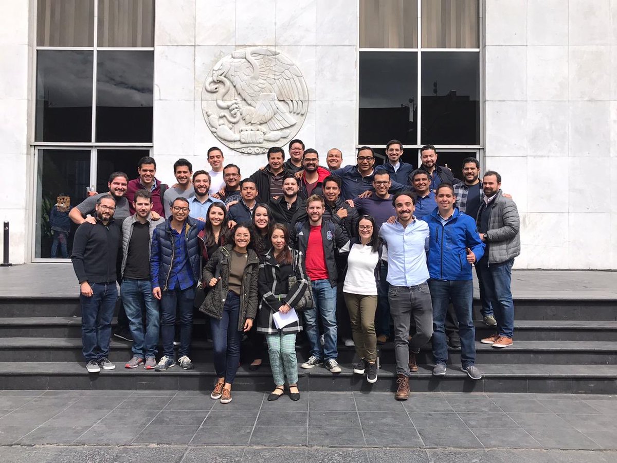 carlos_sierra's tweet photo. Muy orgulloso de la generación de residentes de tercer año del Instituto Nacional de Cardiologia que hoy presentaron su último examen PUEM-UNAM https://t.co/2OfuKcEbYJ