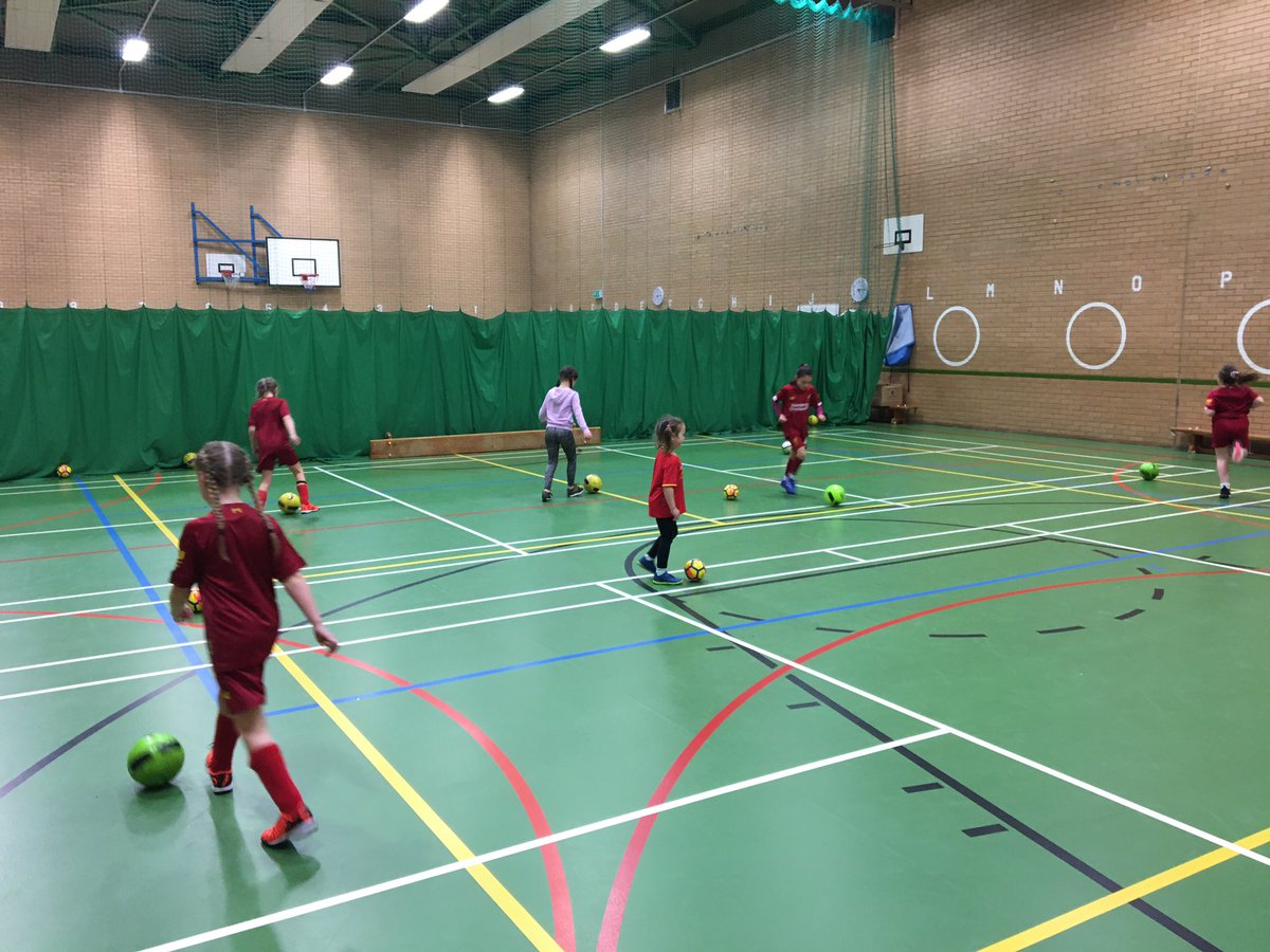 #GIRLS | great indoor session @SJB3GPitch for tonight’s #ssewildcats #girlsonly #football

Well done to all! 

See you next week!