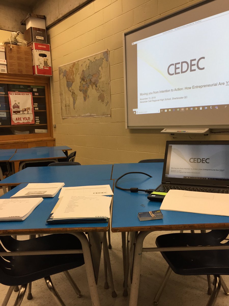 lori_albert1's tweet photo. Getting ready for workshop #3 at Alexander Galt in Sherbrooke ⁦@CEDEC_QC⁩ https://t.co/AutLZKFFNC