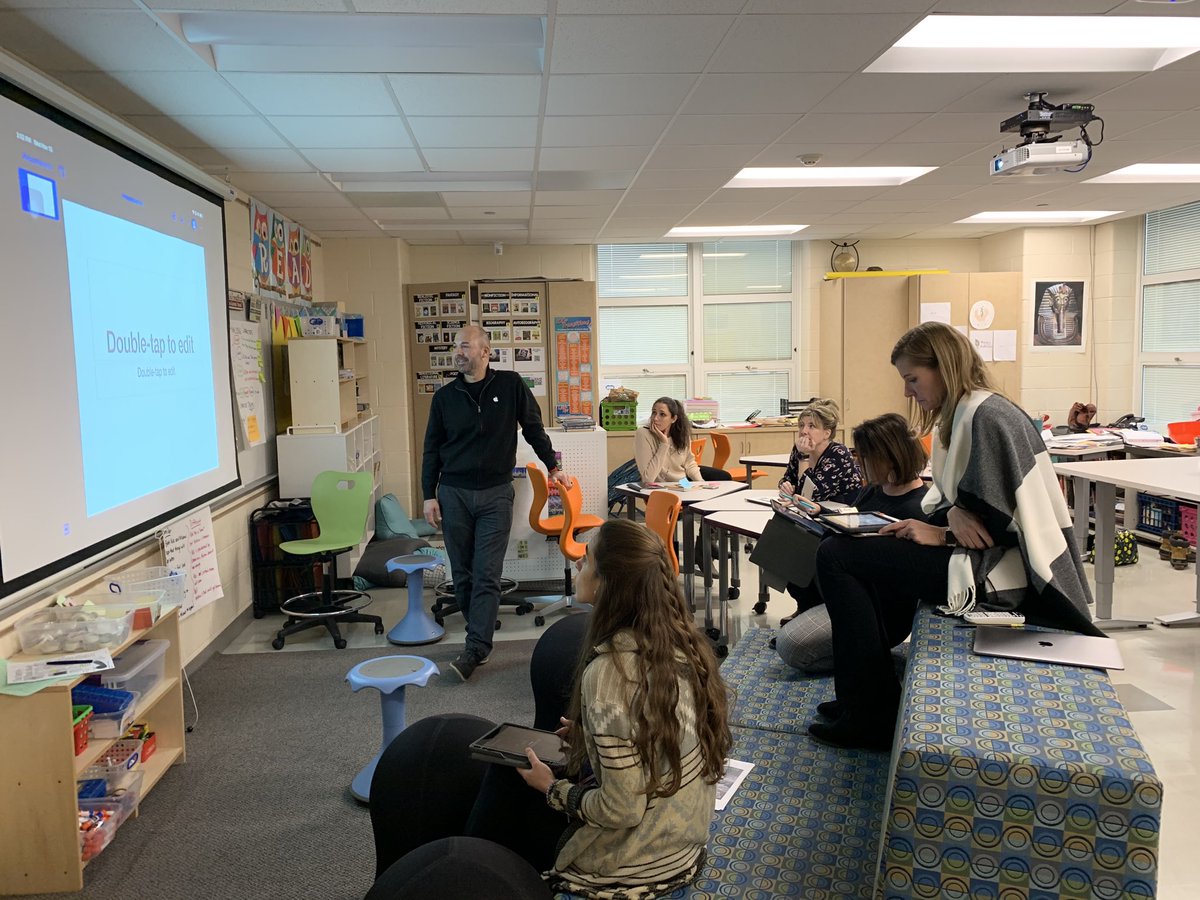 ReneeFitzEdu's tweet image. Combining learning spaces #focuszone and #AppleEDUchat learning with ⁦@mscehardy⁩ ⁦@MEigenrauchLF67⁩