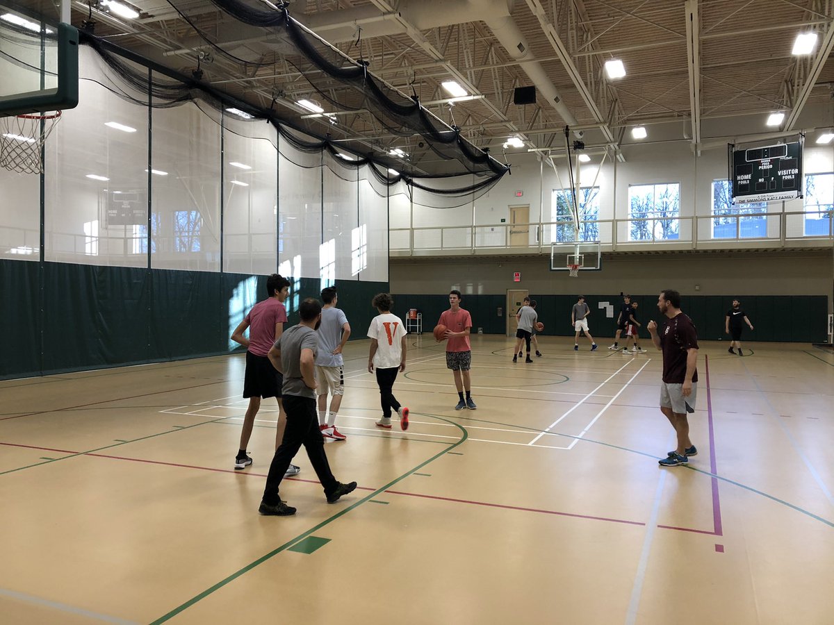 EagleHillSchool's tweet image. Today, our students are participating in a 3 on 3 basketball tournament with faculty and staff. If you look closely, you might be able to recognize a few familiar faces! #EHSCommunity #Ballers
