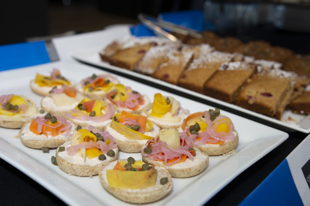 PlantPwrdSummit's tweet photo. This morning's #plantpowered breakfast included #vegan bagels &amp; lox. #plantpoweredsummitTO https://t.co/bwDAMyE2pq