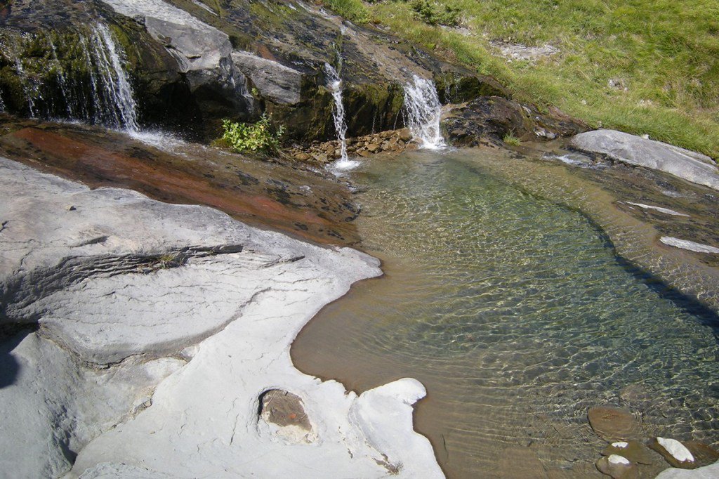 ItalyTravelWeb's tweet photo. Valle delle Cento Fonti – Cesacastina- Monti della Laga https://t.co/aKzuEByikv https://t.co/ALJ2DmM9tf