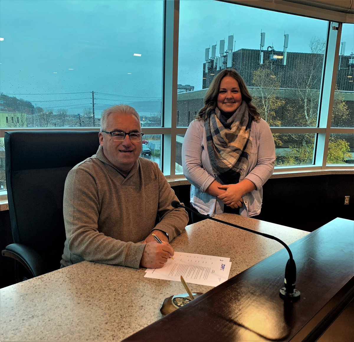 CornerBrook's tweet photo. Deputy Mayor Bill Griffin has Proclaimed November 14, 2019 as #WorldDiabetesDay and November - #DiabetesAwarenessMonth in the City of #CornerBroook. Find out more at: https://t.co/1f1ZFu7Oj3 https://t.co/eupRiGCrNr