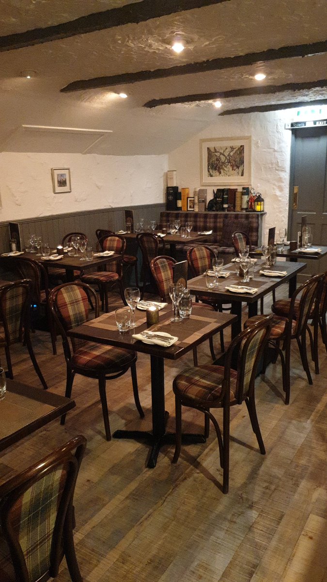 A slight new look for the restaurant as we have new tables. What does everybody think? #Edinburgh #restaurants