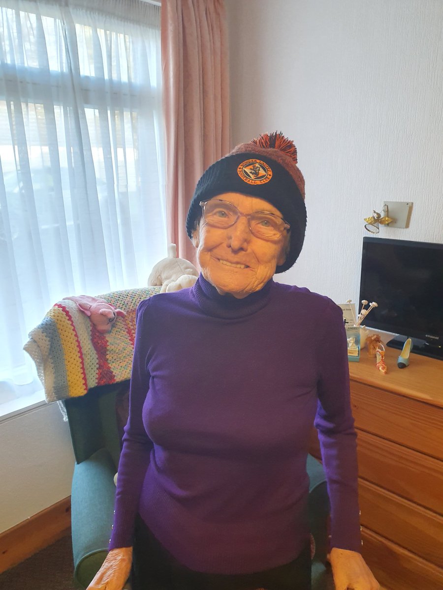 barrysharp73's tweet photo. My 94 year old granny kens ♥️Annie https://t.co/WbWRp3KKcR