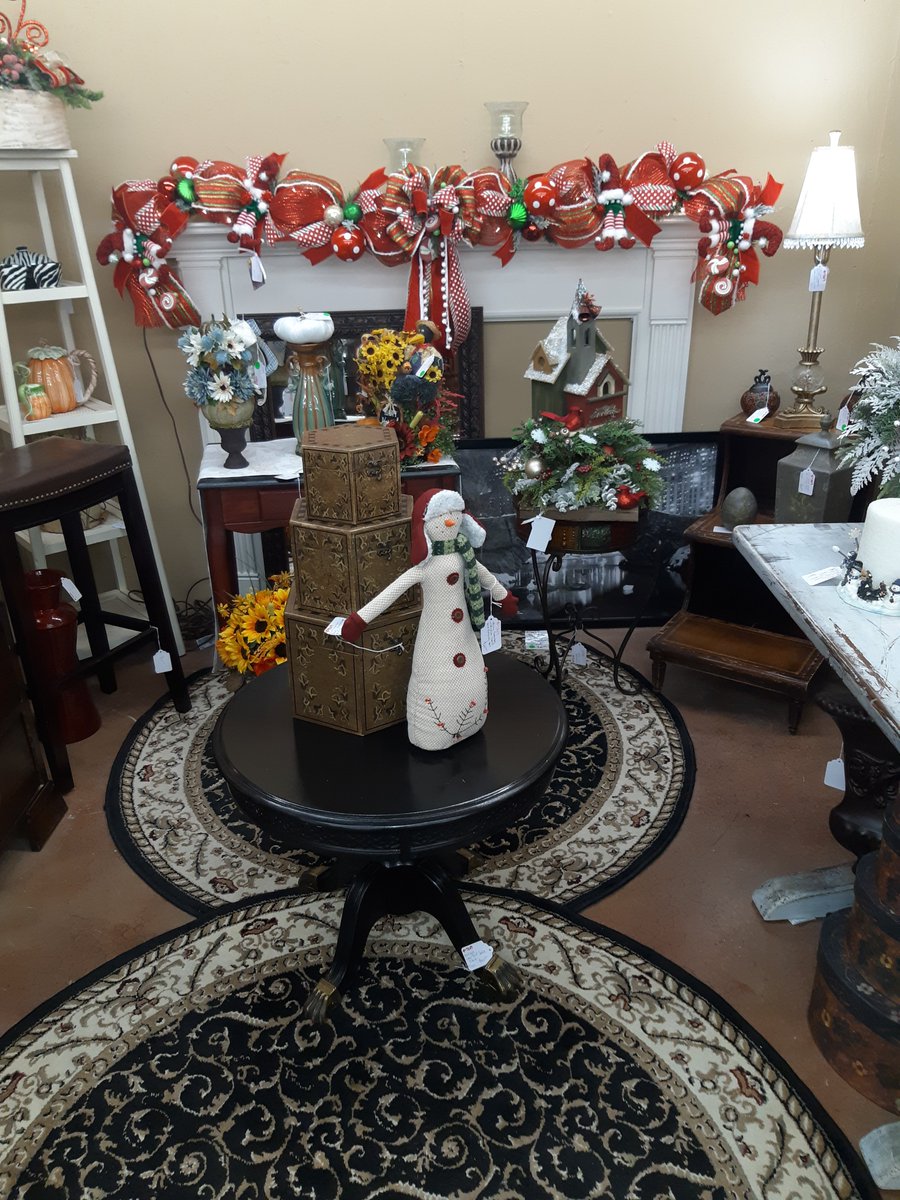 MercantileInFW's tweet photo. If you're in Ft Worth and looking for some fun Christmas decor, be sure to check out booth #816! https://t.co/kFuDzWdvUi
