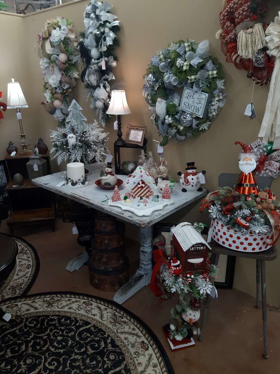 MercantileInFW's tweet photo. If you're in Ft Worth and looking for some fun Christmas decor, be sure to check out booth #816! https://t.co/kFuDzWdvUi
