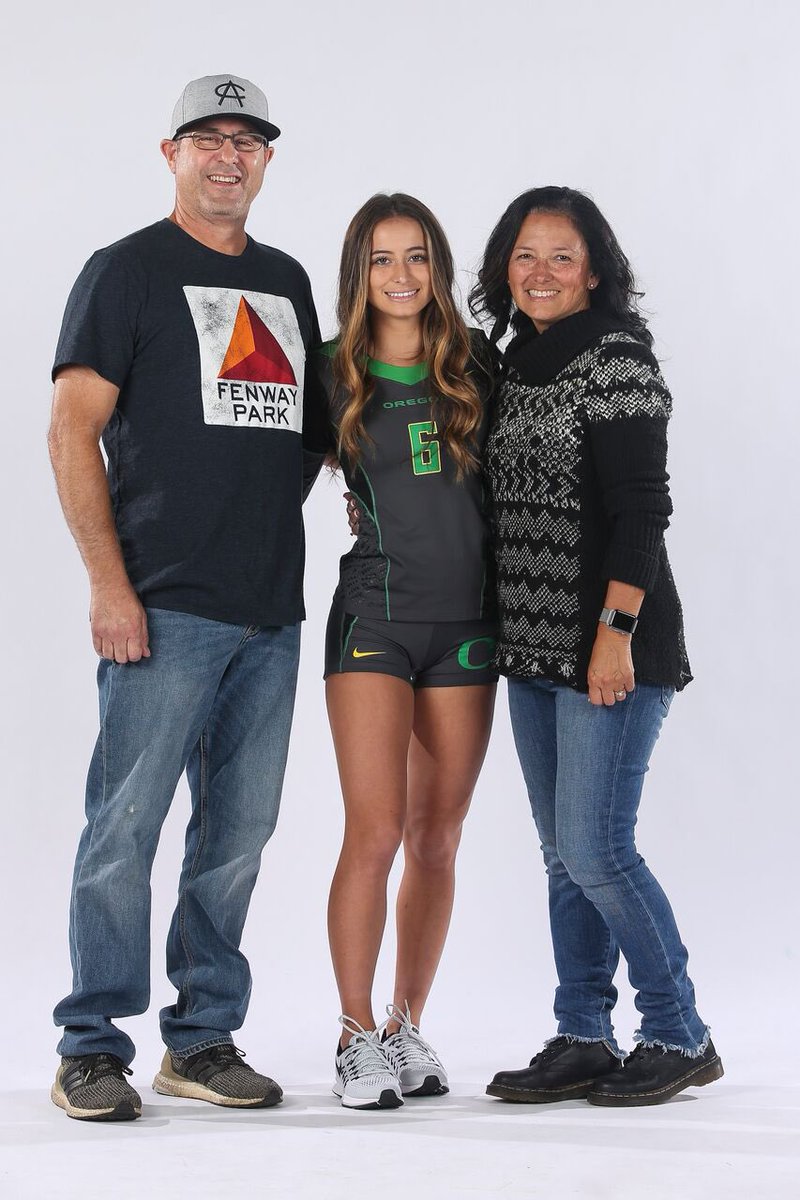 OregonAcroTumb's tweet photo. Please help us welcome the newest member of our Duck Family- Makena Carrion! #GoDucks #EarnIt #NSD19 https://t.co/QtJ9B03eTy