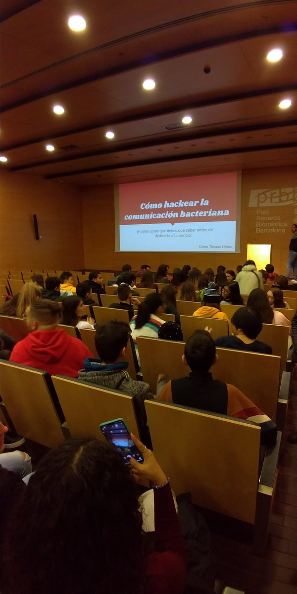 mmart746's tweet photo. Avui al @the_prbb l'alumnat de 1r de #Batxillerat ha tingut un refregit de bacteris, comunicació, quorum sensing, hackeig, ordinadors pudents, perspectives, carrera cièntífica, espectatives i realitats investigadores...
#SCISE19 #ISEulàlia #ISE1920 #COPEM1920 #SC19CAT https://t.co/fqquAA9eQG