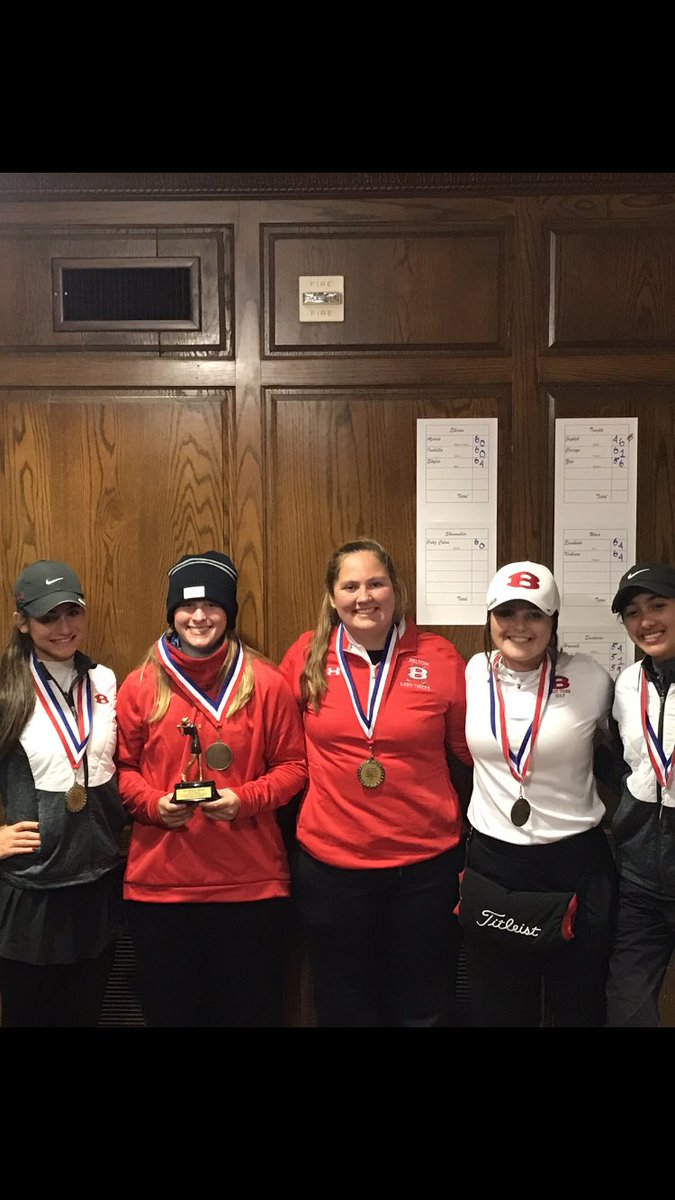 BeltonLTG's tweet photo. The Lady Tiger Golf team competed in the Harker Heights Veteran’s Day tournament in wintry conditions. Tiger 1, 2, and 3 made a clean sweep of 1st, 2nd, and 3rd place teams with Kennedy Tidwell taking 1st place individual and Charley Ross taking 2nd. ⛳️🏌️‍♀️❄️ https://t.co/dU9gcVDmur