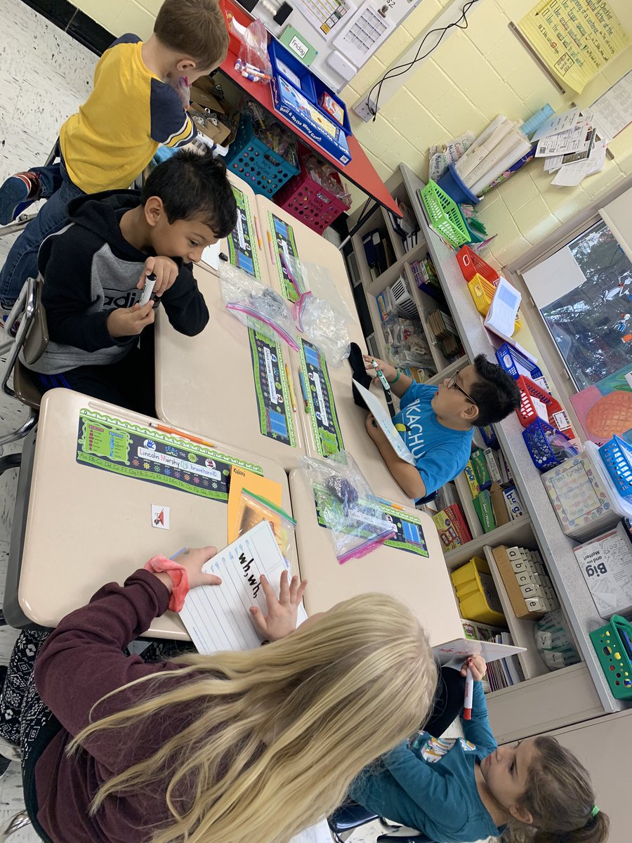 MrsOnik1's tweet photo. 5th grade buddies helping 1st grade apply their WTW words on their FUNDation boards! #hmt123 #WTW #Fundations https://t.co/VmMZMsl8uO