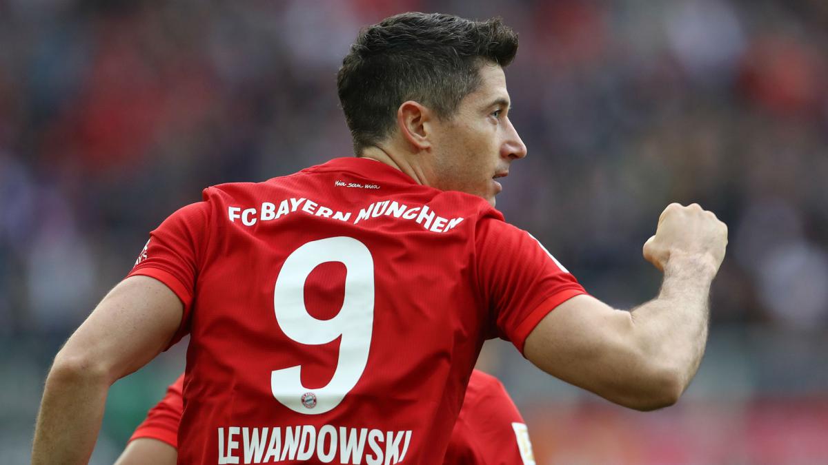 For Lewandowski's club goals, this is how he has scored them, according to TransferMarkt:Right foot: 87Left foot: 35Tap-in: 4Header: 32Penalty: 27Direct free kick: 3Shot reflected to goal: 1Solo run: 0