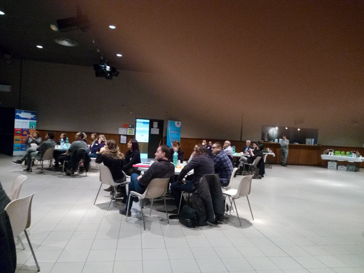 NathalieDadena's tweet photo. Rencontre  #chateauneuflesmartigues
avec les partenaires et les organismes de#formation de  #etangdeberre autour des enjeux du #PRIC et #memesanslebac. Merci pour ce travail de diagnostic. https://t.co/yCeFIBmQgu