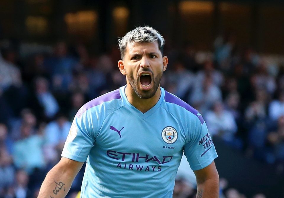 For Agüero's club goals, this is how he has scored them, according to TransferMarkt:Right foot: 71Left foot: 19Tap-in: 3Header: 20Penalty: 24Direct free kick: 0Shot reflected to goal: 0Solo run: 0
