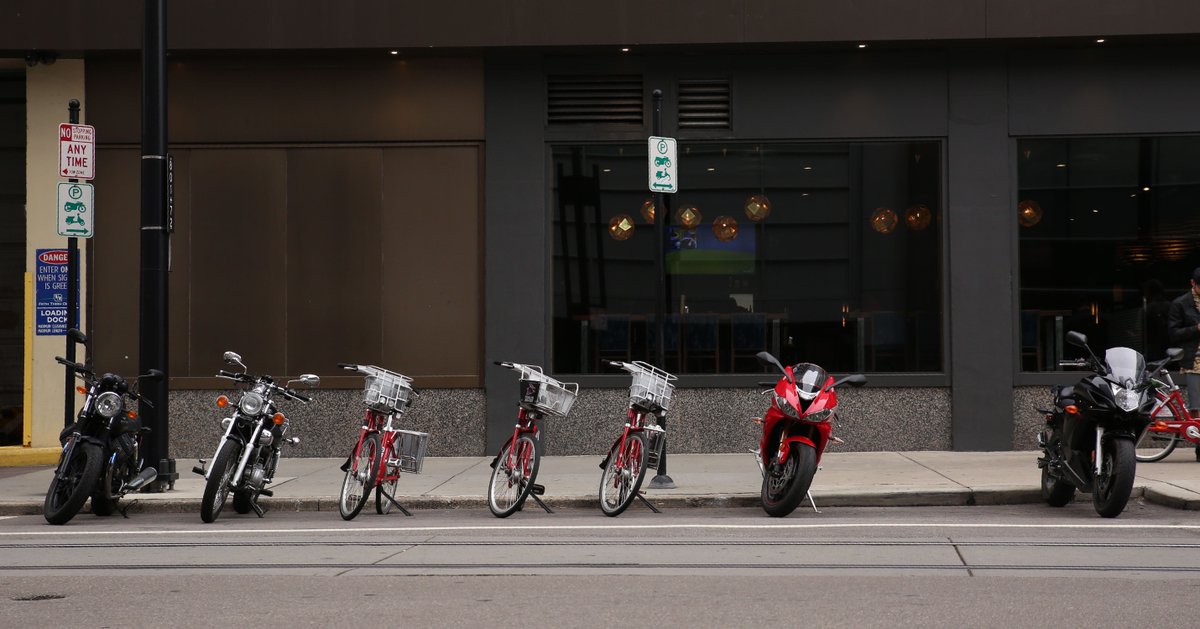 🚲 🅿️, including bike parking for #CincyRedBike
