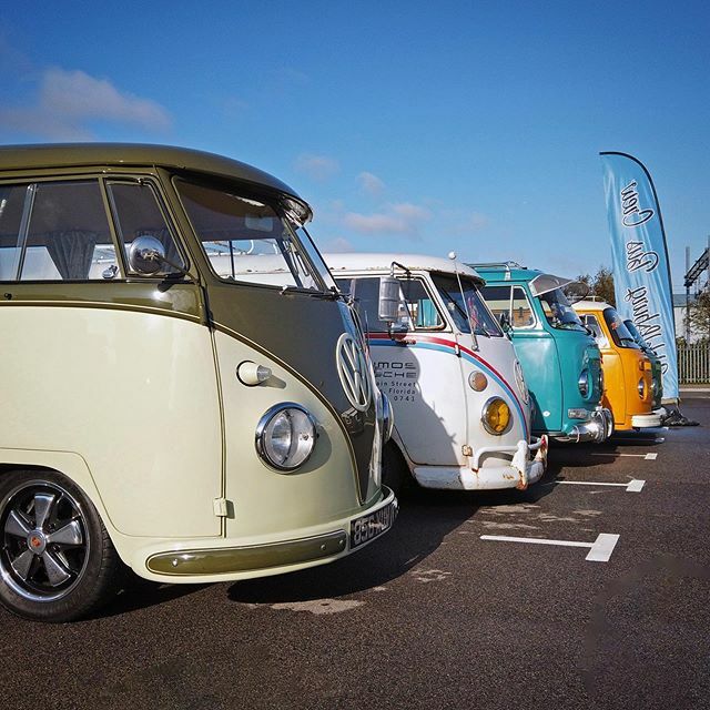 aircooled_life's tweet photo. Great display at #sloughswapmeet from the #wolfsburgbuscrew as usual. #vwbuslove #aircooledlife @wolfsburgbuscrew @aircooled.life https://t.co/huZSBTaiVx https://t.co/8bnCZlrsGQ