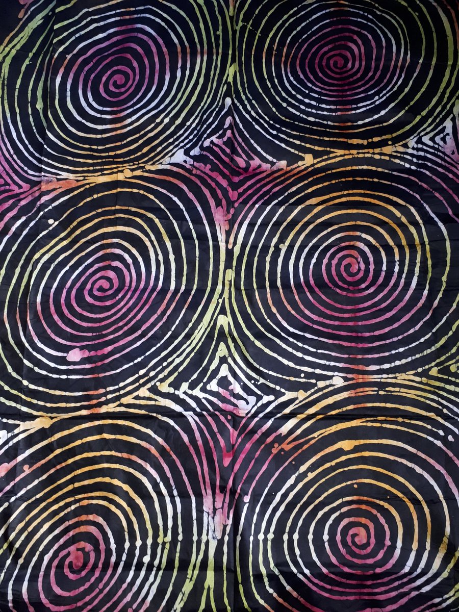 ToluBabyGirl's tweet photo. You don't have to break the bank to stand out.
#StandOutinAdire in these lovely #Adire fabrics.
N8, 000 only.
DM to order yours.
Nationwide delivery is available https://t.co/ACymyuzjti