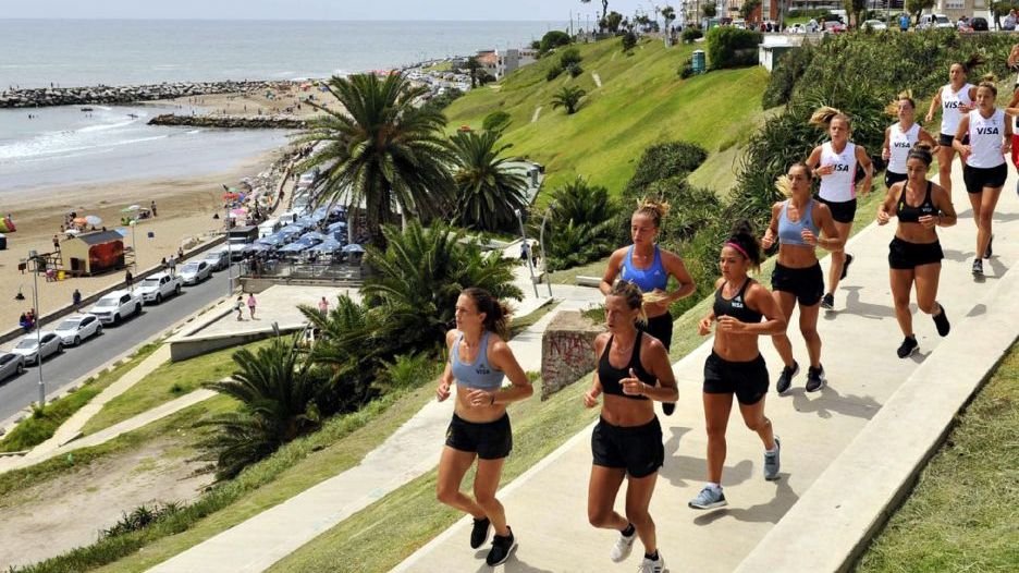 #LEONAS 🇦🇷🐆Las Leonas se entrenan en Mar del Plata | Hockey Mobile 🏑 hockeymobile.com.ar/nota/Las-Leona…