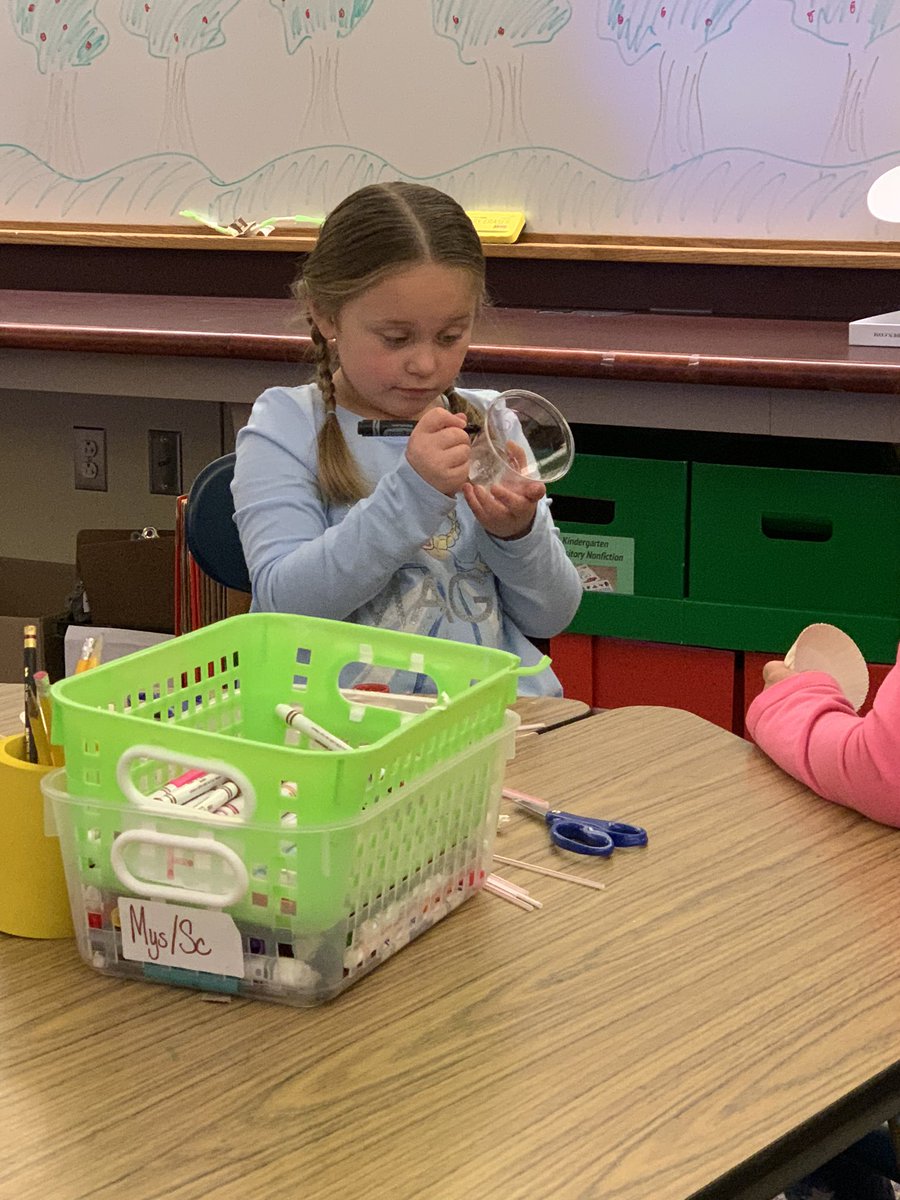 msoneilllearns's tweet photo. @firsties1H 
@ms_foden 
@thomsontimes 
#ttuchat
Talking about the sun &amp; building shade structures. Quote of the day: “I was BORN to build!” 🌞❤️ https://t.co/lnbjnt468N