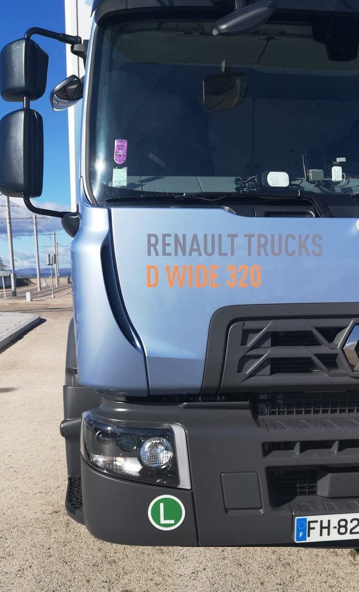 Transporte3's tweet photo. Hoy hemos conocido de cerca este camión de la Gama D WIDE de @RenaultTrucksEs, equipado con el motor DTI 8 de 320 CV.

📝 Muy pronto os contamos cómo ha respondido este profesional de la distribución en https://t.co/YSbvkIiGwS https://t.co/RAJStPMjU8