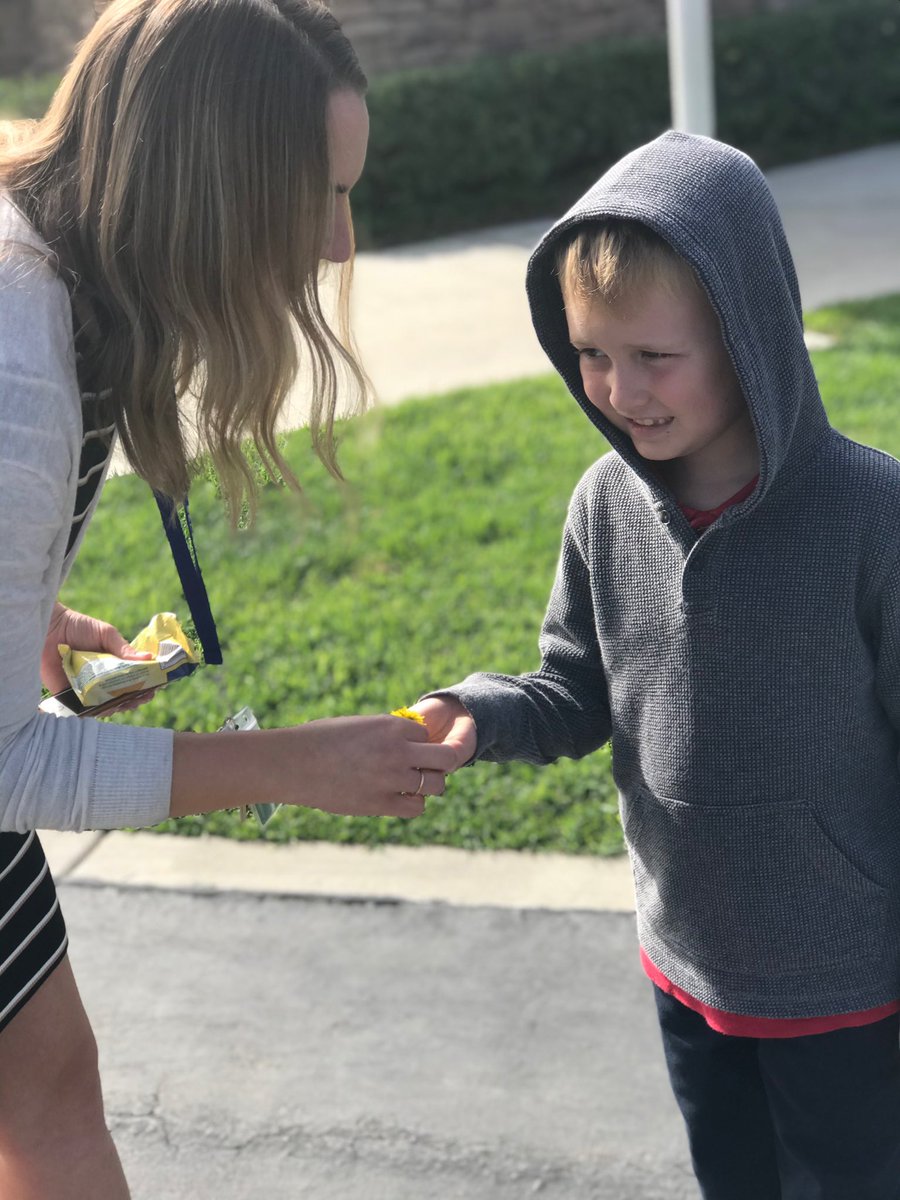 Today is Global Kindness Day, but this kiddo shows kindness everyday by bringing me a little flower after recess and holding the door for all of the teachers. #heritagebekind2019 <a href="/Heritage_TUSD/">Heritage Elementary</a>