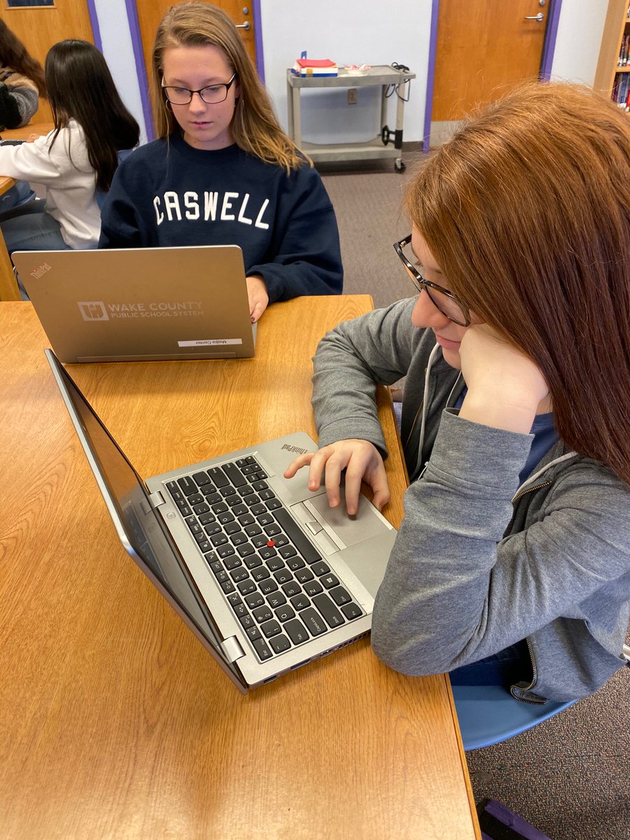 MsArtTeacher81's tweet photo. Advanced Art is working to create digital portfolios!! @egmmsmedia @EastGarnerMMS https://t.co/fpCcUF2l1i