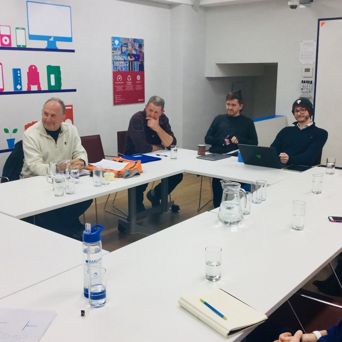 digigreenhouse's tweet image. In the last of the @eagle_labs_gsy #AccelerateGsy twilight sessions - presentation skills and pitching techniques - Andrew from @BarcOverseas starts the event by asking the group to rate their presentation skills and their confidence levels #entrepreneurs #pitchready